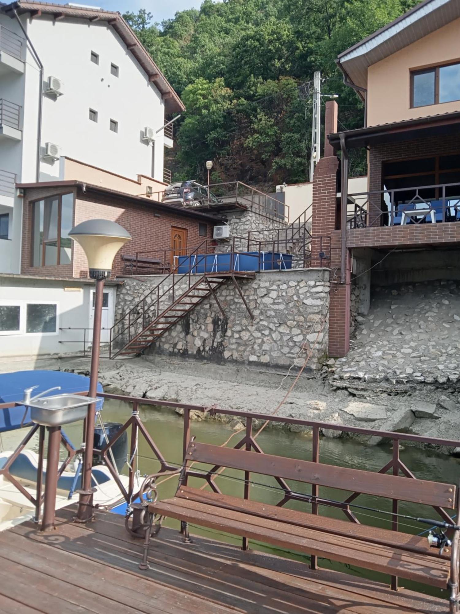 Casa Bobo Dubova Villa Exterior photo
